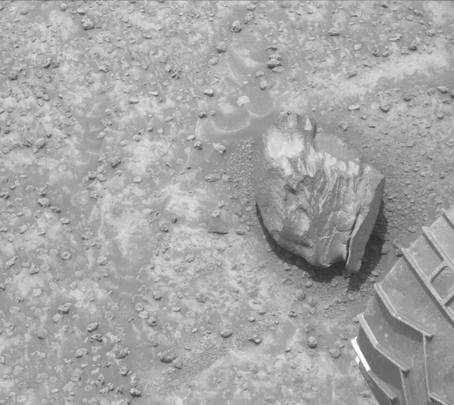 Sol 3732: Mast Camera (Mastcam)