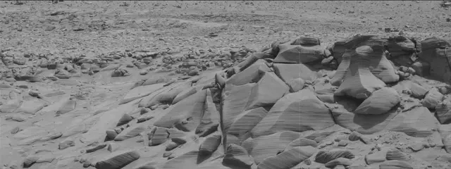 Sol 3732: Mast Camera (Mastcam)