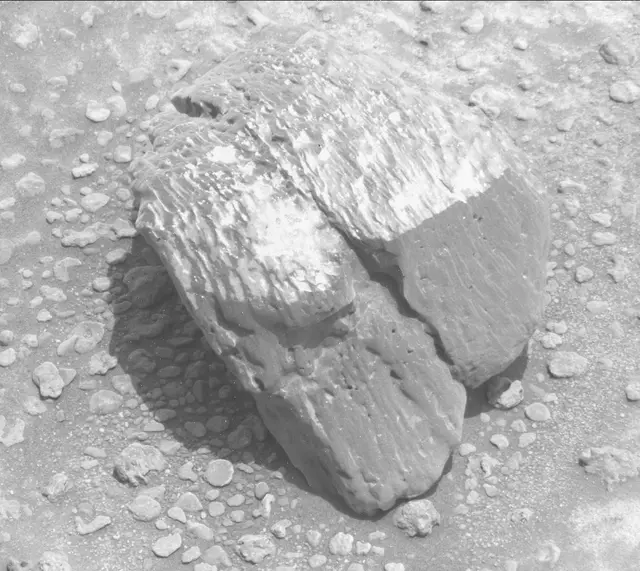 Sol 3732: Mast Camera (Mastcam)