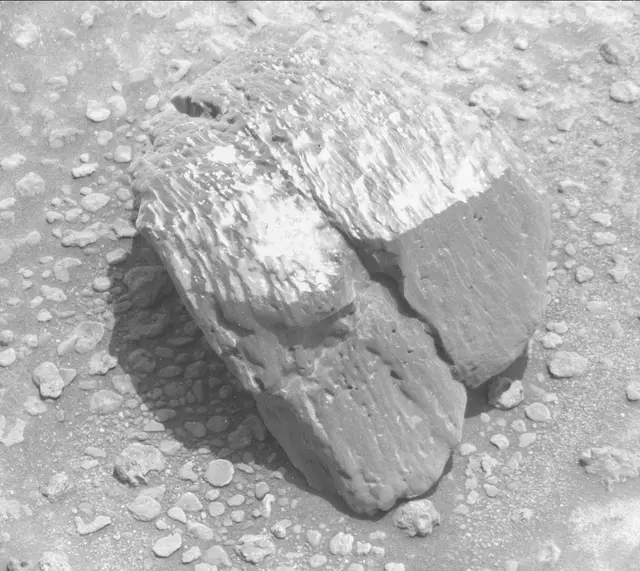Sol 3732: Mast Camera (Mastcam)