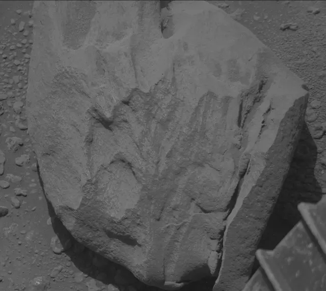 Sol 3732: Mast Camera (Mastcam)