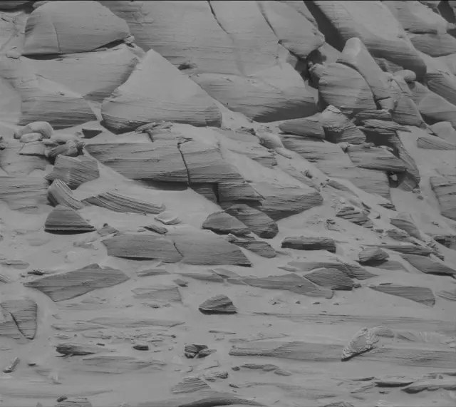 Sol 3732: Mast Camera (Mastcam)