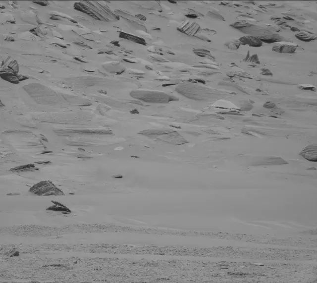 Sol 3732: Mast Camera (Mastcam)