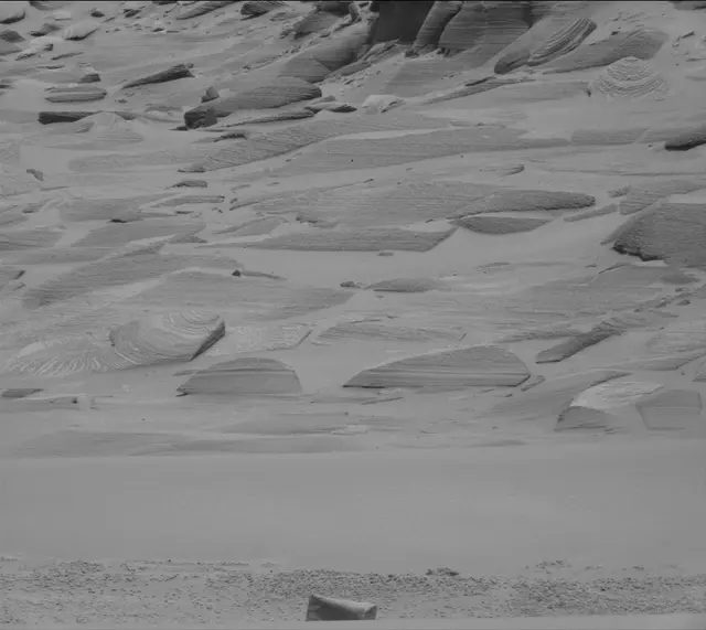Sol 3732: Mast Camera (Mastcam)