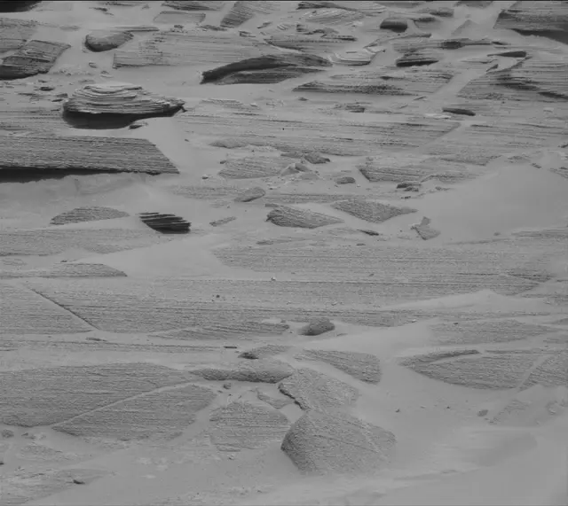Sol 3732: Mast Camera (Mastcam)