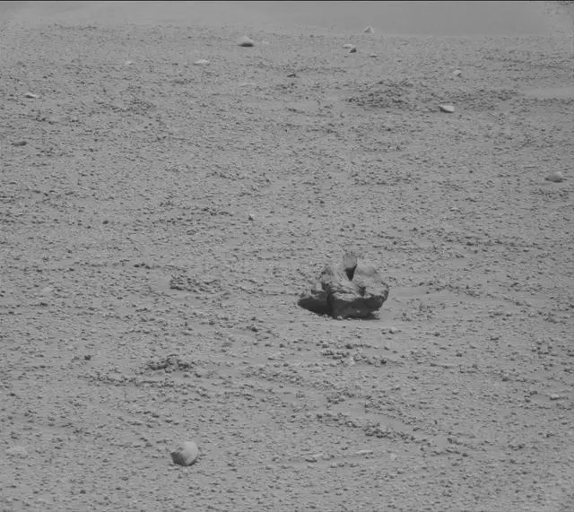 Sol 3732: Mast Camera (Mastcam)