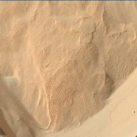 Sol 3732: Mars Hand Lens Imager (MAHLI)