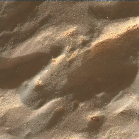 Sol 3732: Mars Hand Lens Imager (MAHLI)