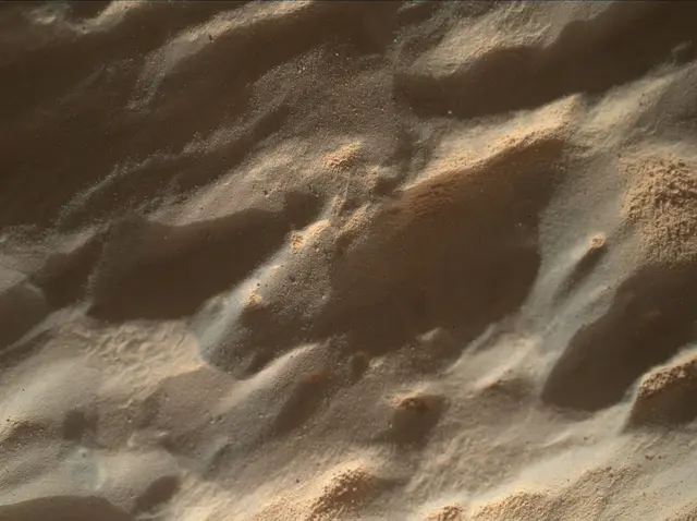 Sol 3732: Mars Hand Lens Imager (MAHLI)