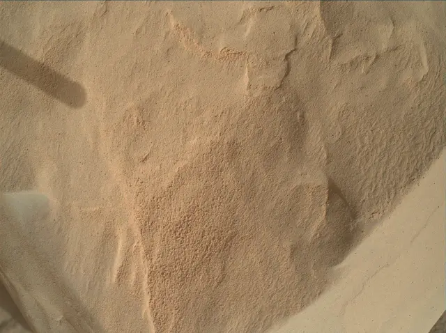 Sol 3733: Mars Hand Lens Imager (MAHLI)