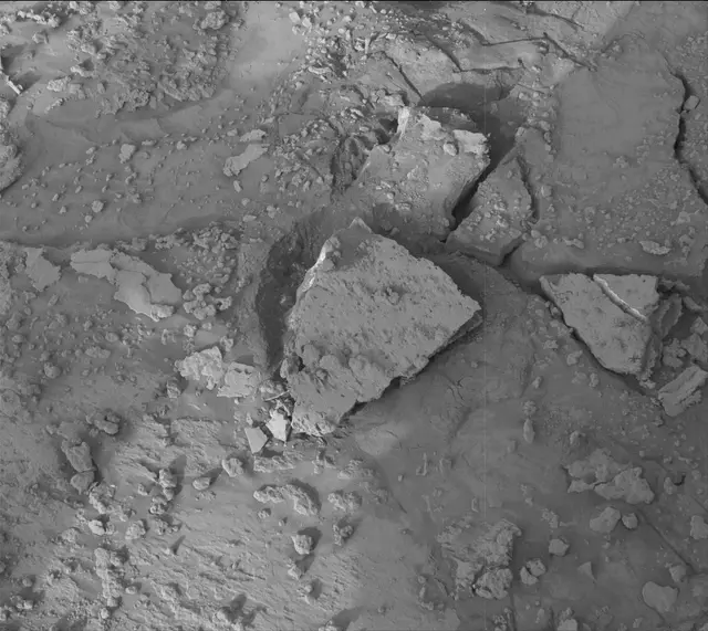 Sol 3735: Mast Camera (Mastcam)