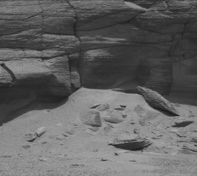 Sol 3735: Mast Camera (Mastcam)