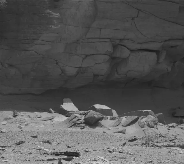 Sol 3735: Mast Camera (Mastcam)