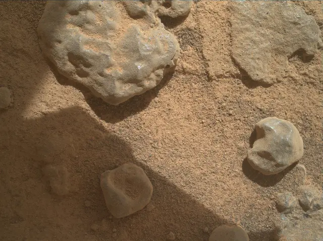 Sol 3735: Mars Hand Lens Imager (MAHLI)