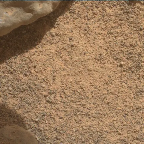 Sol 3735: Mars Hand Lens Imager (MAHLI)