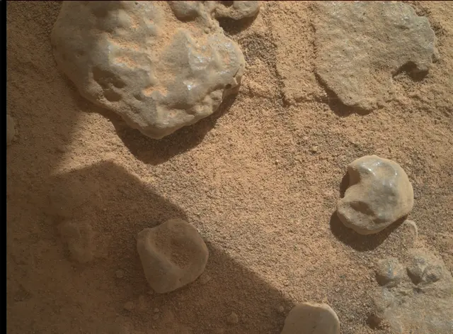 Sol 3735: Mars Hand Lens Imager (MAHLI)
