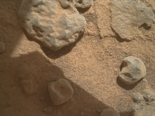 Sol 3735: Mars Hand Lens Imager (MAHLI)