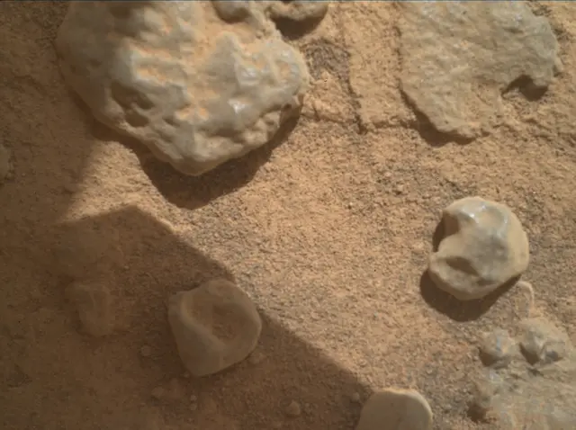 Sol 3735: Mars Hand Lens Imager (MAHLI)