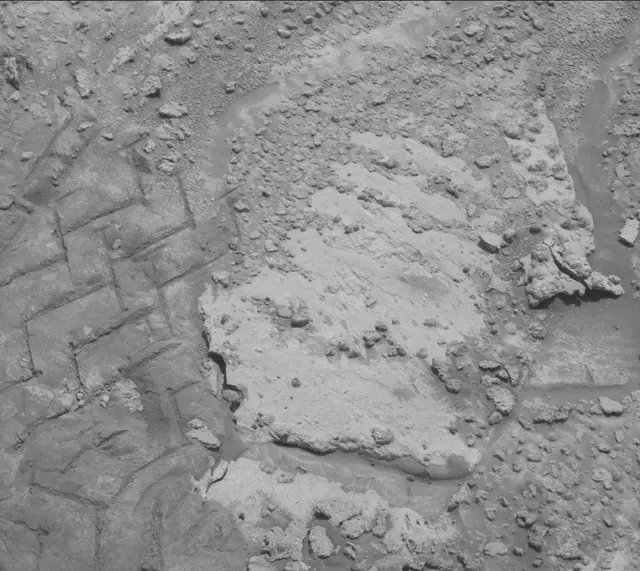 Sol 3738: Mast Camera (Mastcam)