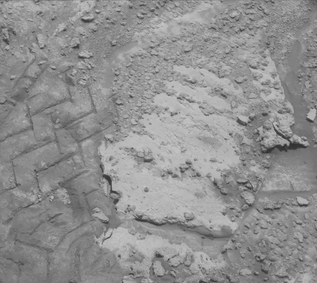 Sol 3738: Mast Camera (Mastcam)