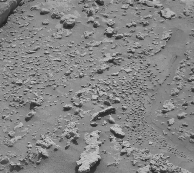 Sol 3739: Mast Camera (Mastcam)