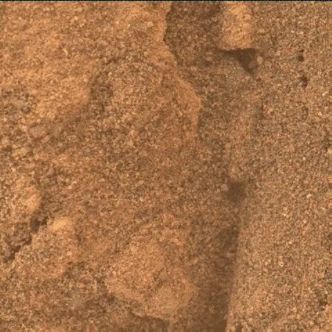 Sol 3742: Mars Hand Lens Imager (MAHLI)