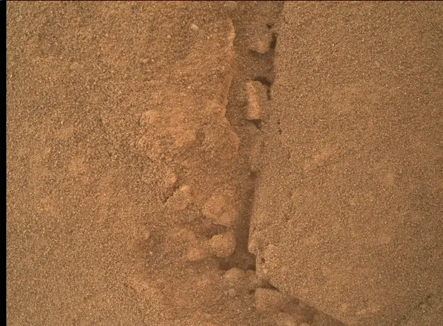 Sol 3742: Mars Hand Lens Imager (MAHLI)
