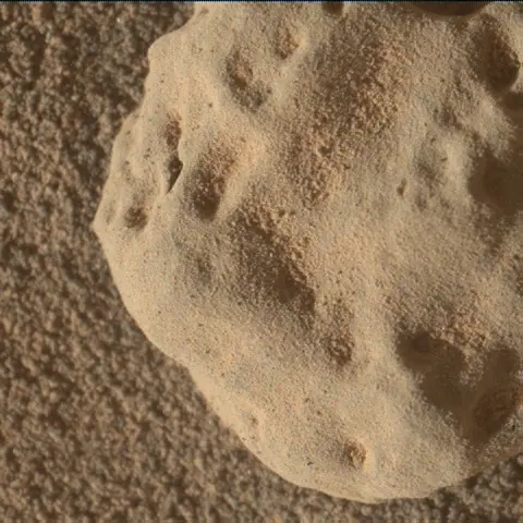 Sol 3746: Mars Hand Lens Imager (MAHLI)
