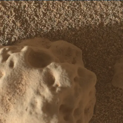 Sol 3746: Mars Hand Lens Imager (MAHLI)