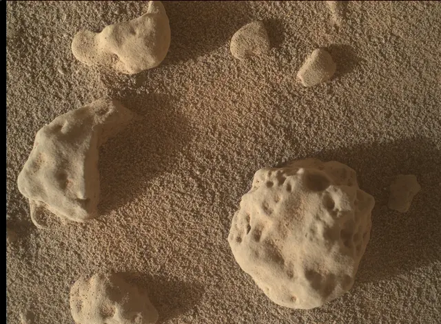 Sol 3746: Mars Hand Lens Imager (MAHLI)