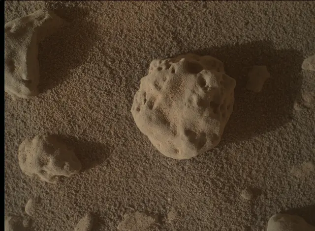 Sol 3746: Mars Hand Lens Imager (MAHLI)