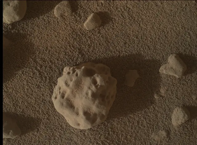 Sol 3746: Mars Hand Lens Imager (MAHLI)