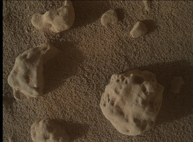 Sol 3746: Mars Hand Lens Imager (MAHLI)