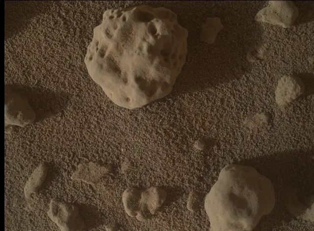 Sol 3746: Mars Hand Lens Imager (MAHLI)