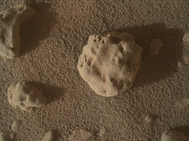 Sol 3746: Mars Hand Lens Imager (MAHLI)