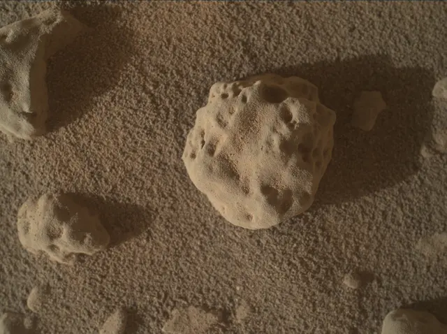 Sol 3746: Mars Hand Lens Imager (MAHLI)