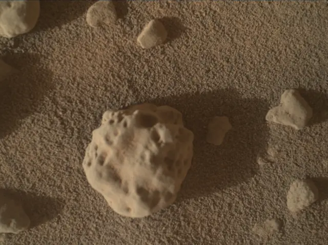 Sol 3746: Mars Hand Lens Imager (MAHLI)