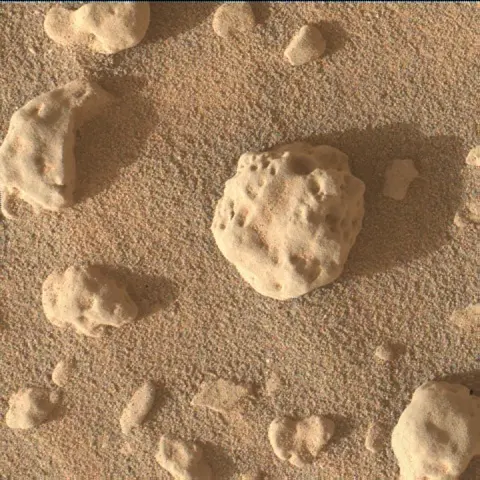 Sol 3746: Mars Hand Lens Imager (MAHLI)