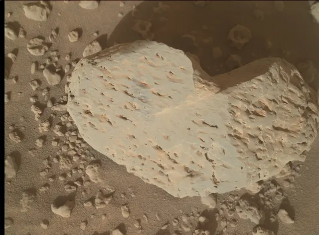 Sol 3746: Mars Hand Lens Imager (MAHLI)
