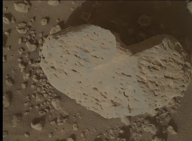 Sol 3746: Mars Hand Lens Imager (MAHLI)