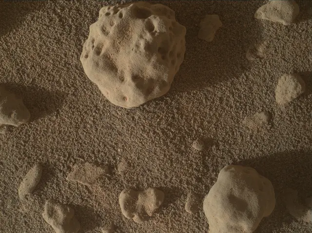 Sol 3748: Mars Hand Lens Imager (MAHLI)