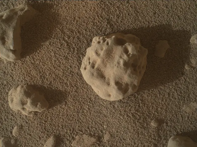 Sol 3748: Mars Hand Lens Imager (MAHLI)