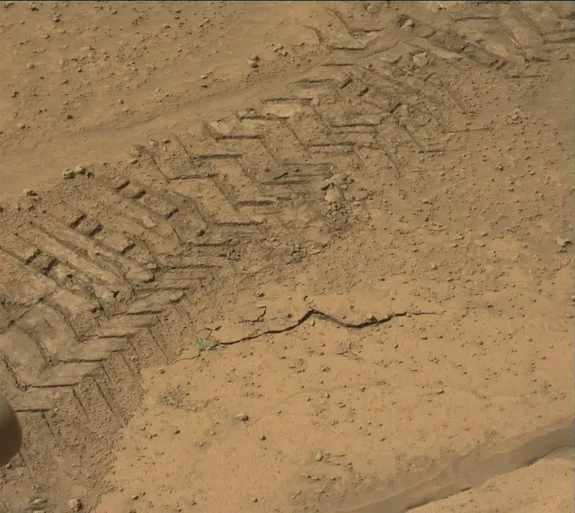 Sol 3749: Mast Camera (Mastcam)