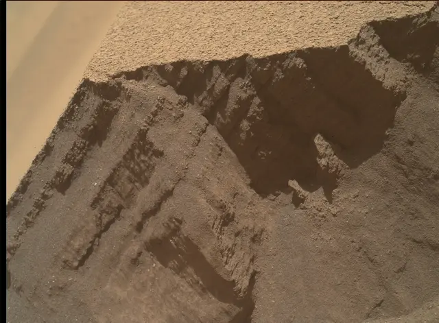 Sol 3749: Mars Hand Lens Imager (MAHLI)