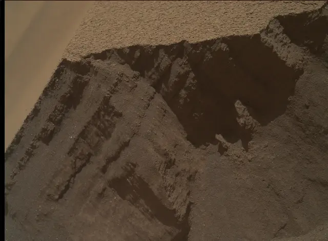 Sol 3749: Mars Hand Lens Imager (MAHLI)