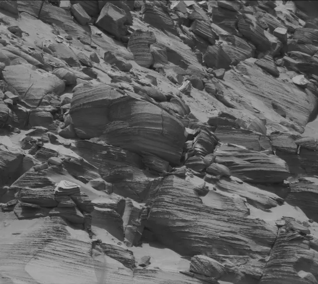 Sol 3750: Mast Camera (Mastcam)