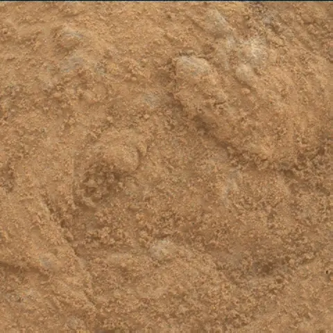 Sol 3750: Mars Hand Lens Imager (MAHLI)