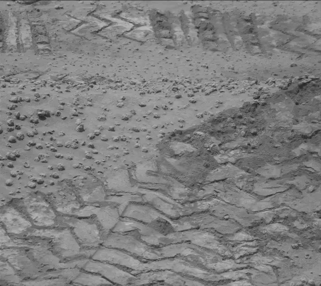 Sol 3753: Mast Camera (Mastcam)