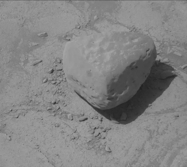 Sol 3754: Mast Camera (Mastcam)