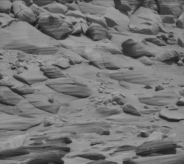 Sol 3758: Mast Camera (Mastcam)